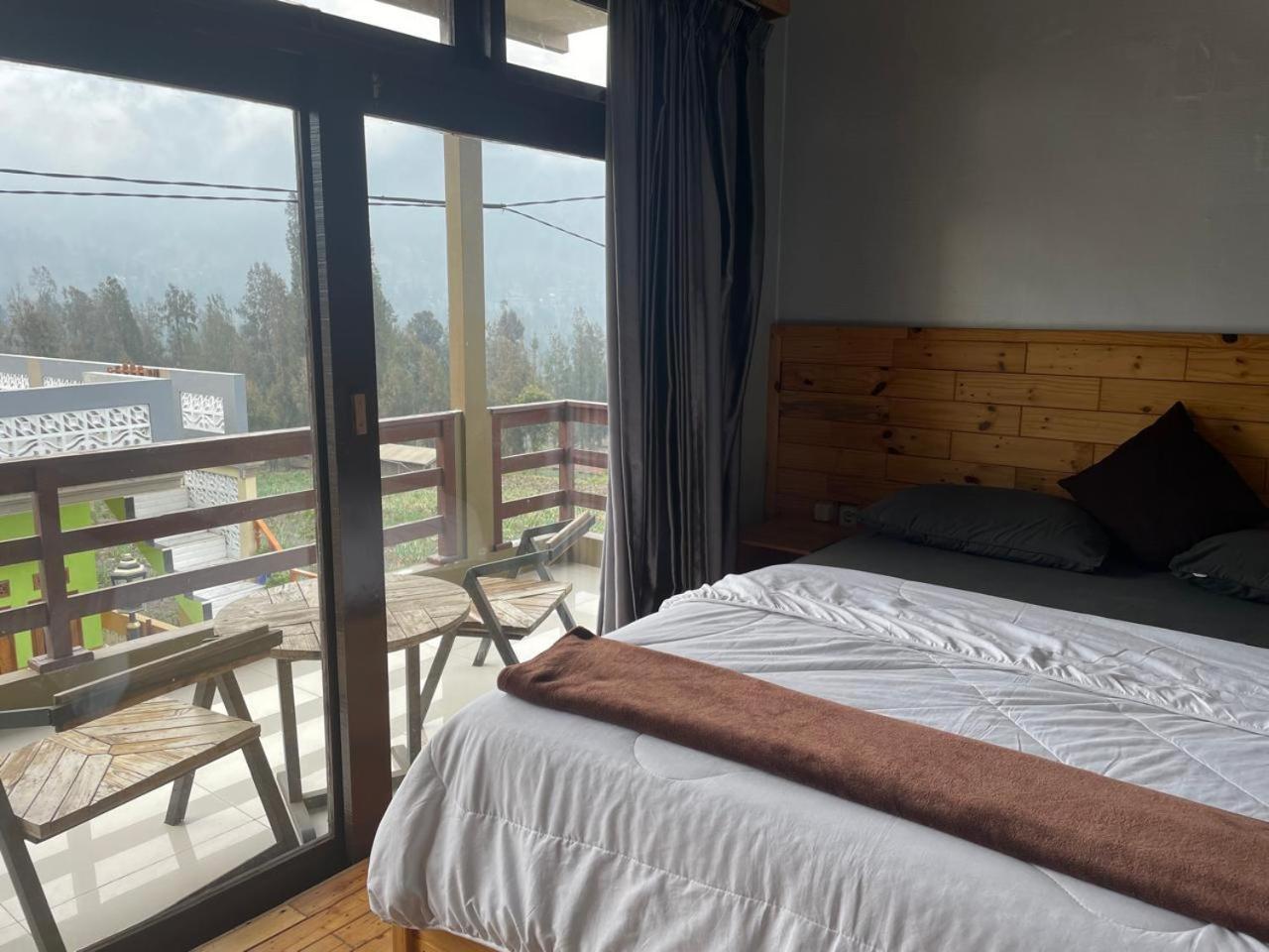 Bromo Semesta Guesthouse Probolinggo Buitenkant foto